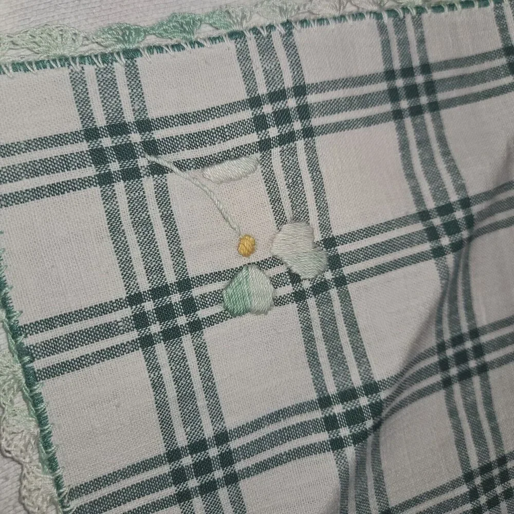 Vintage Set Of 4 Embroidered Clover Napkins Irish Crochet Cottagecore Farmhouse